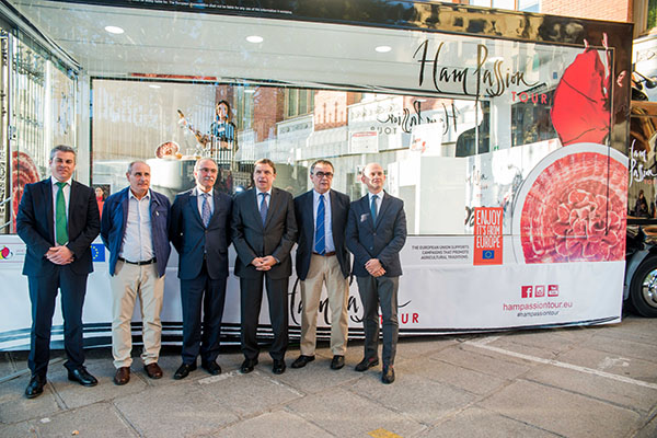 El “Ham Passion Tour” arranca en Madrid y recorrerá 25.000 kilómetros para aumentar el reconocimiento del Jamón Ibérico en Europa y en México hasta 2020